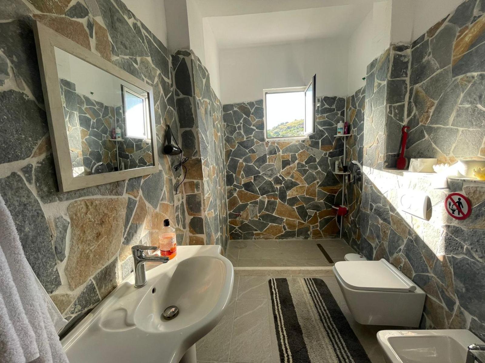 Villa Elena Berat Eksteriør billede